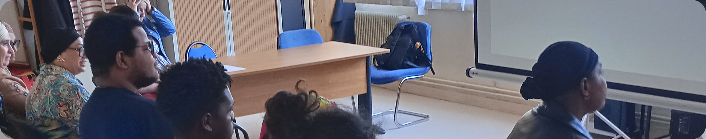 Participants à un atelier santé sur les IST et la contraception organisé par Coup de Pouce Évry-Courcouronnes 91.